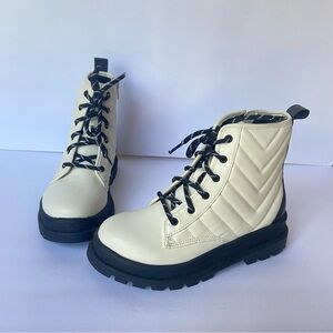 New Wonder Nation Quilted Combat Boots Kids Size 2 Ivory color